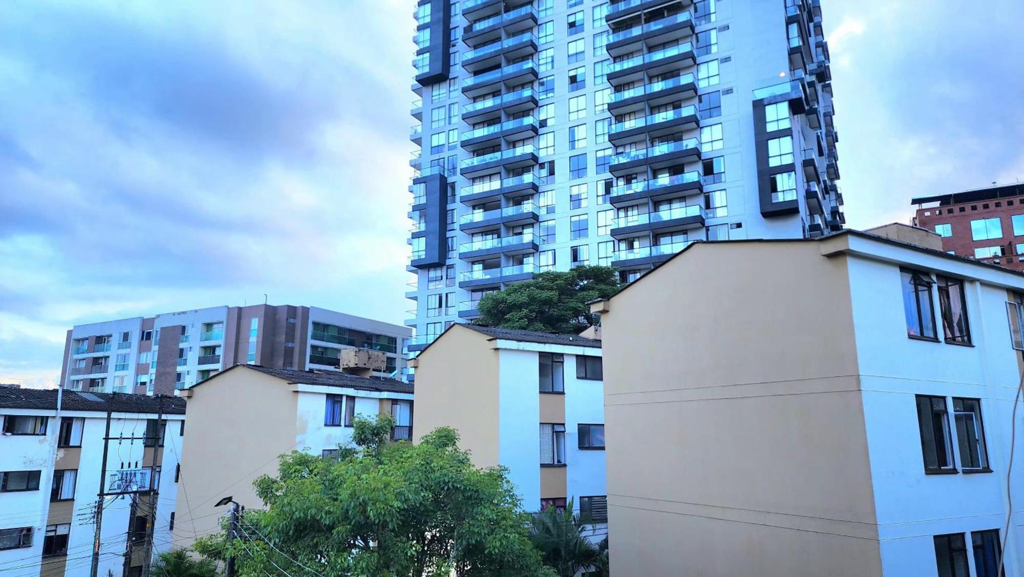 Ubicado En El Corazon De La Ciudad, Centros Comerciales Y Parque Deportivo Apartment