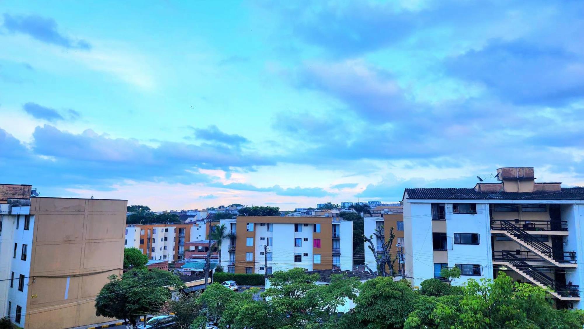 Ubicado En El Corazon De La Ciudad, Centros Comerciales Y Parque Deportivo *